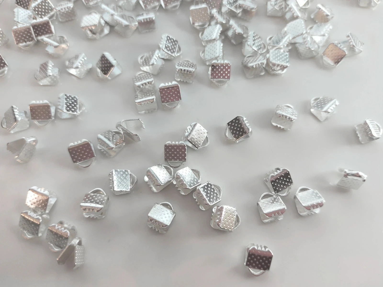 200 minis pinces ruban griffes argentée clair 6mm lot n°6749 – photo 2